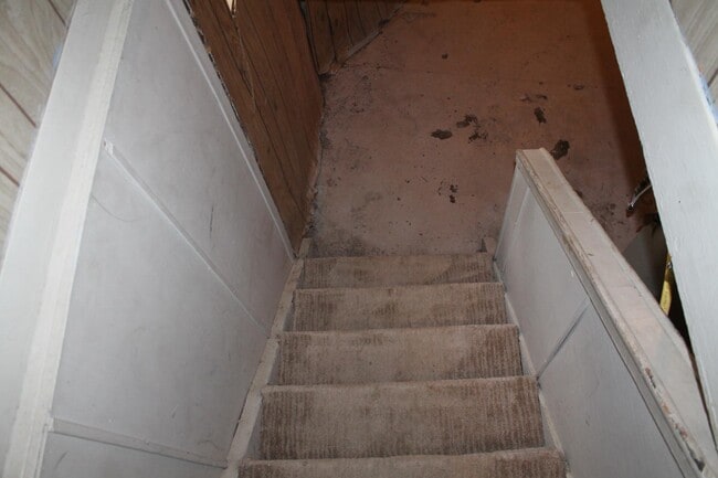 Building Photo - 707 W Main St