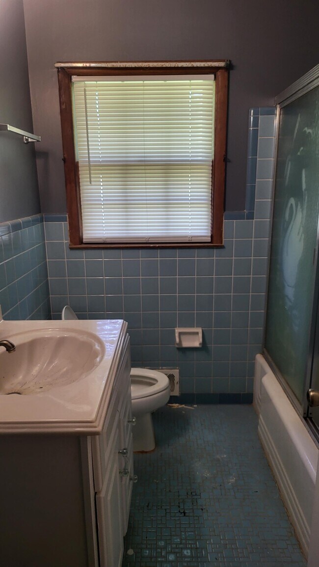 Building Photo - 2541 Meadow Lark Dr