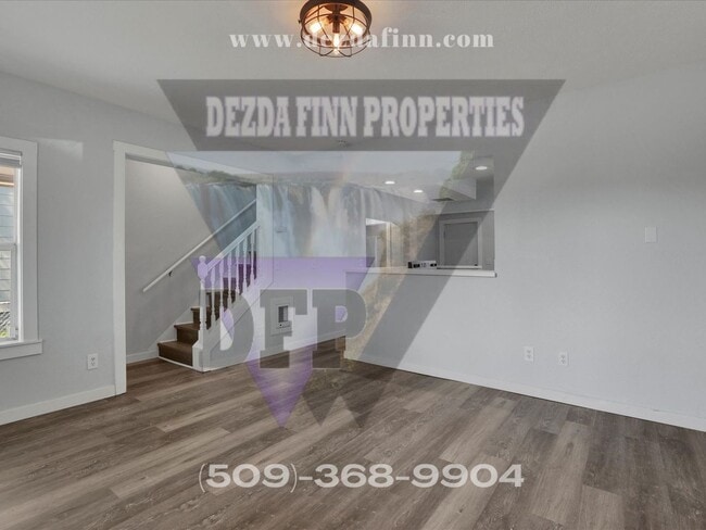 Building Photo - Charming 4-Bedroom Home with Modern Update...