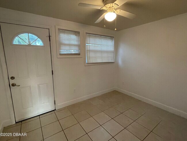 Building Photo - 37 S Wild Olive Ave