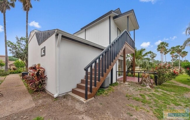 Building Photo - 313 McFadden Dr