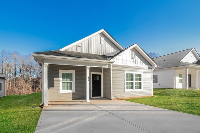 Building Photo - 708 N 6th St