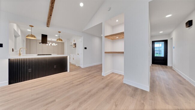 Building Photo - 2407 Bradford Dr