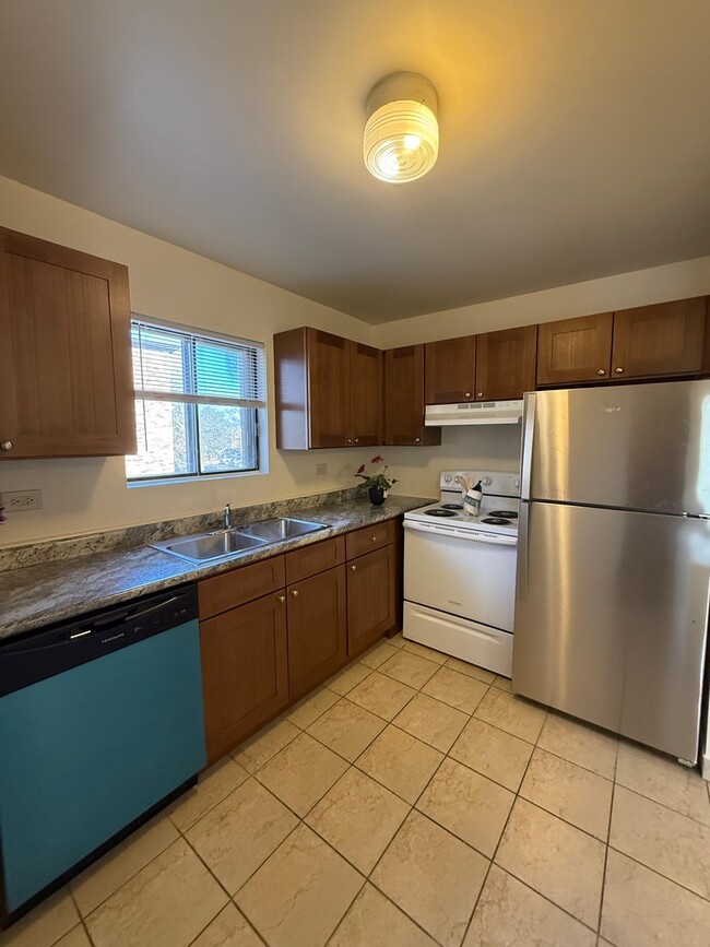 Building Photo - 1520 Crimson Ln