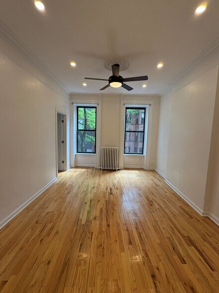 Building Photo - 129 St Marks Pl