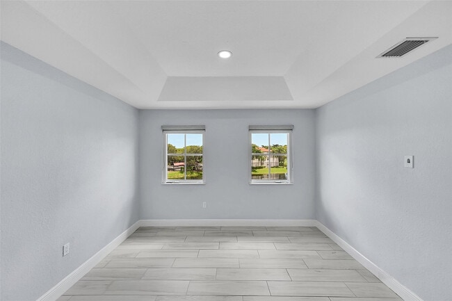 Building Photo - 150 Jacaranda Country Club Dr