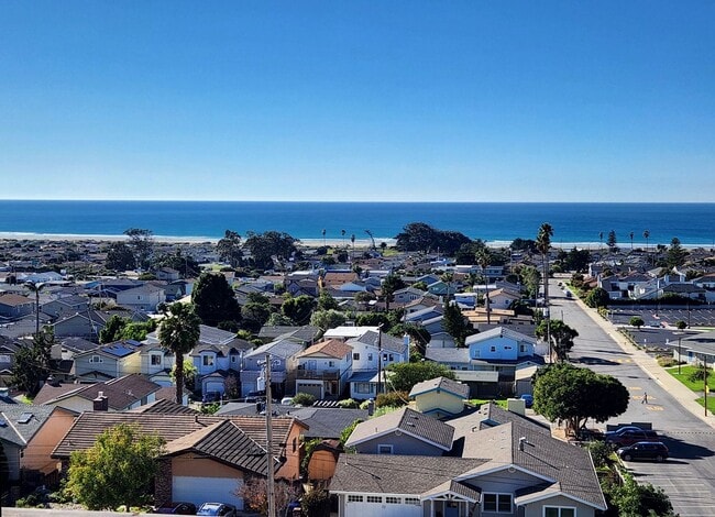 Building Photo - 3BR / 3BA Coastal Home with Panoramic Morro Bay Views