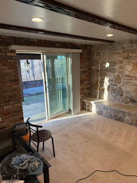 Building Photo - 2355 Vista Ct