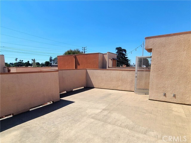 Building Photo - 5060 Kester Ave