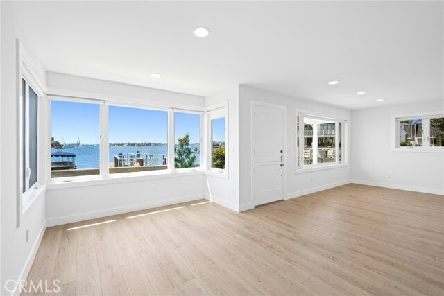 Building Photo - 112 S Bay Front