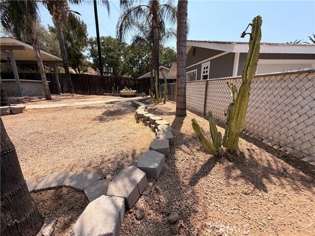 Building Photo - 258 E Hl