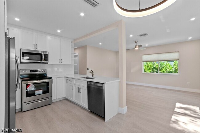 Building Photo - 2685 Van Buren Ave