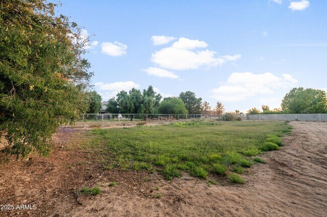 Building Photo - 17707 E Karsten Dr