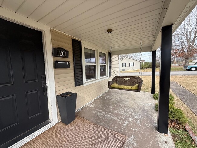 Building Photo - Charming House close to WKU and Downtown