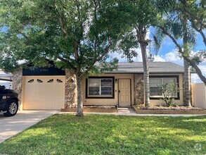 Building Photo - 21552 Southwood Dr
