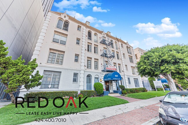 Building Photo - 665 1/3 S Cochran Ave-206