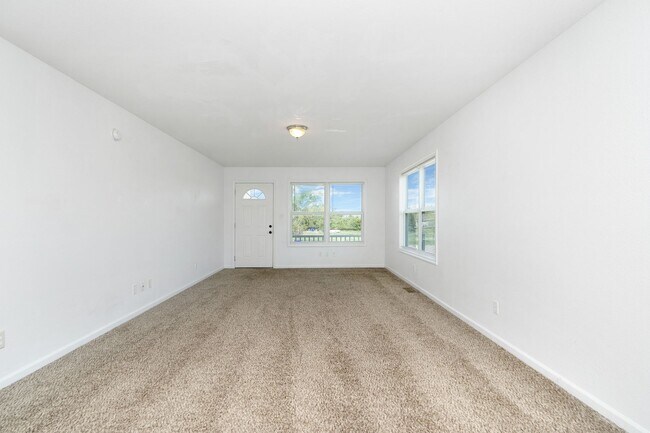 Building Photo - Half Off the First Month's Rent