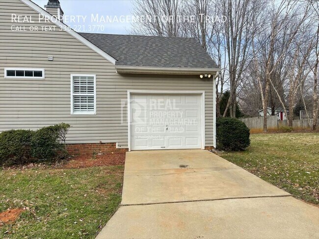 Building Photo - 4600 Prestbury Dr