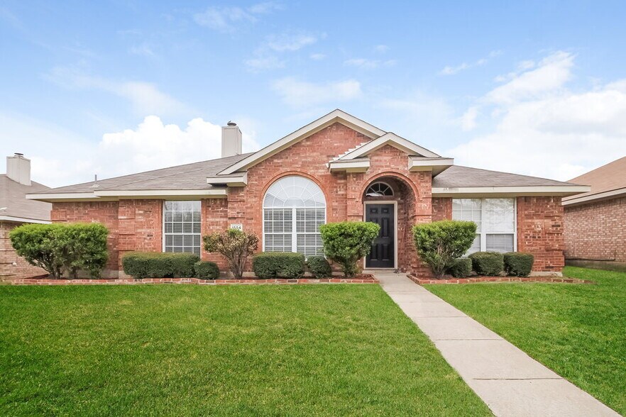 Primary Photo - 1554 Cardigan Ln