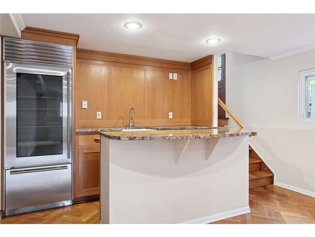 Building Photo - 5207 Doncaster Way