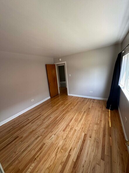 Building Photo - 2529 S 14th Ave