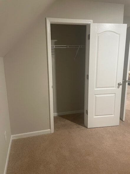 Building Photo - Room in House on Meredith Woods Ln