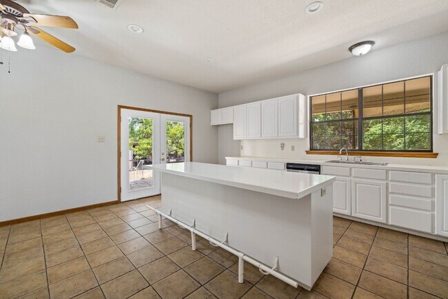 Building Photo - 12380 FM487