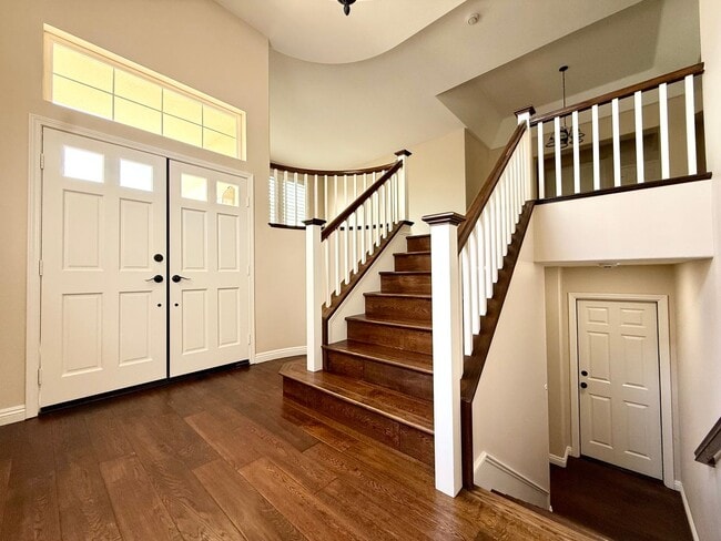 Building Photo - Gated 4 Bedroom 3 1/2 Bath Two Story Home