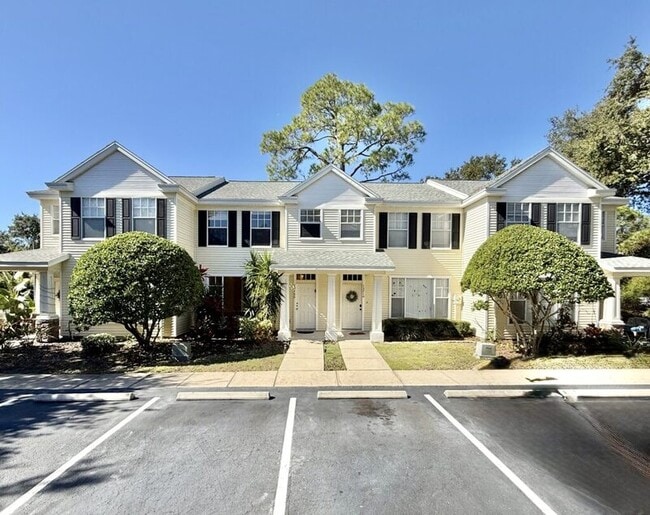 Primary Photo - 13706 Forest Lake Dr