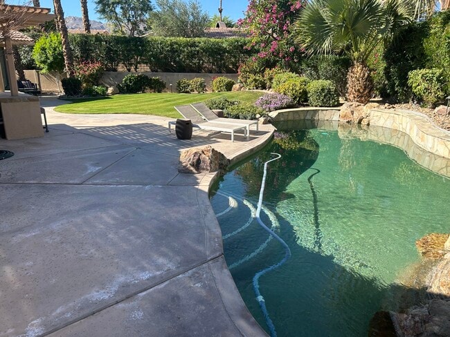 Building Photo - 49105 Casa Del Rio