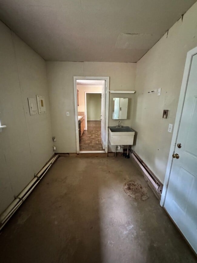 Building Photo - 3018 Delano Pl