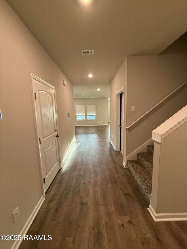 Building Photo - 200 Broussard Hl Dr
