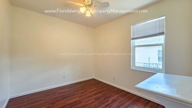 Building Photo - CUTE AND SPACIOUS 3 BEDROOM/ 2 BATH POOL HOME! NORTH PALMETTO! PET FRIENDLY!