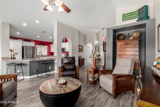 Building Photo - 16325 W Paradise Ln