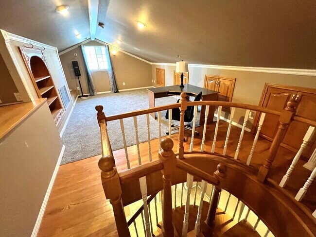 Building Photo - Spacious 4 Bed / 2 Bath Home with Loft, Fireplace & Beautiful Outdoor Entertaining Area!