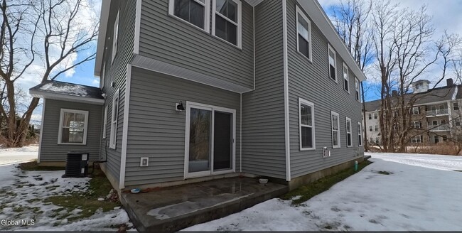 Building Photo - 745 Watervliet Shaker Rd