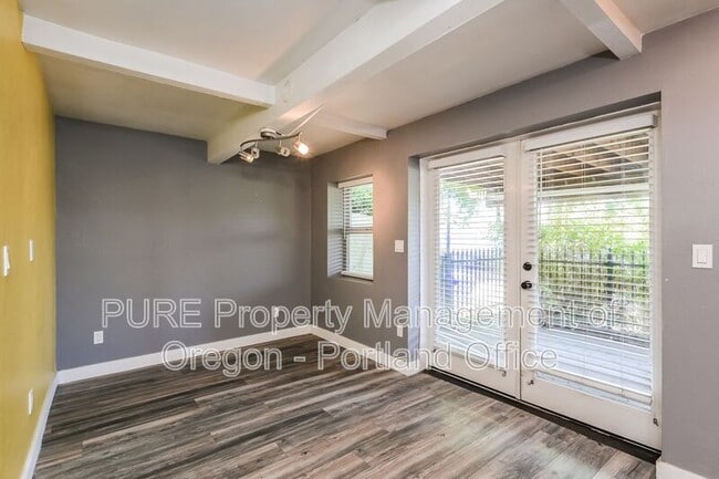 Building Photo - 22 S Meade St