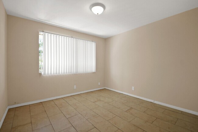 Building Photo - 129 N Cabrillo Ave