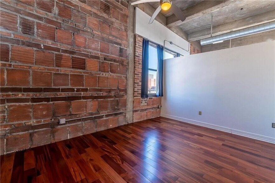 Building Photo - 1535 Walnut St Unit 701