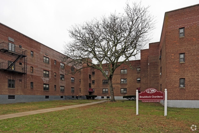 Building Photo - Braddock Gardens