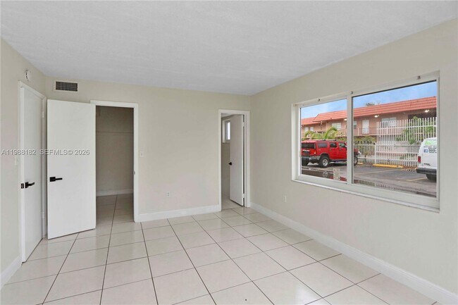 Building Photo - 505 NW 177th St