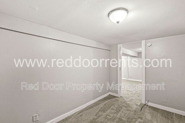 Building Photo - 972 Edgemont Ave