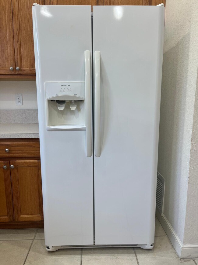 Building Photo - 767 Millbrae Ct