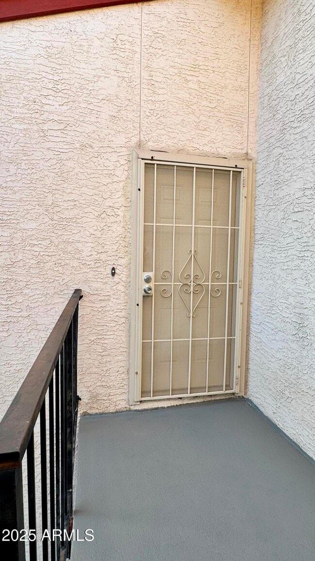 Building Photo - 4211 E Palm Ln