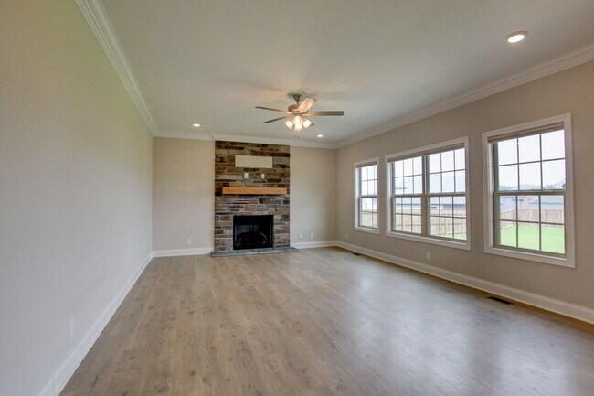 Building Photo - 230 Cotoneaster Ln
