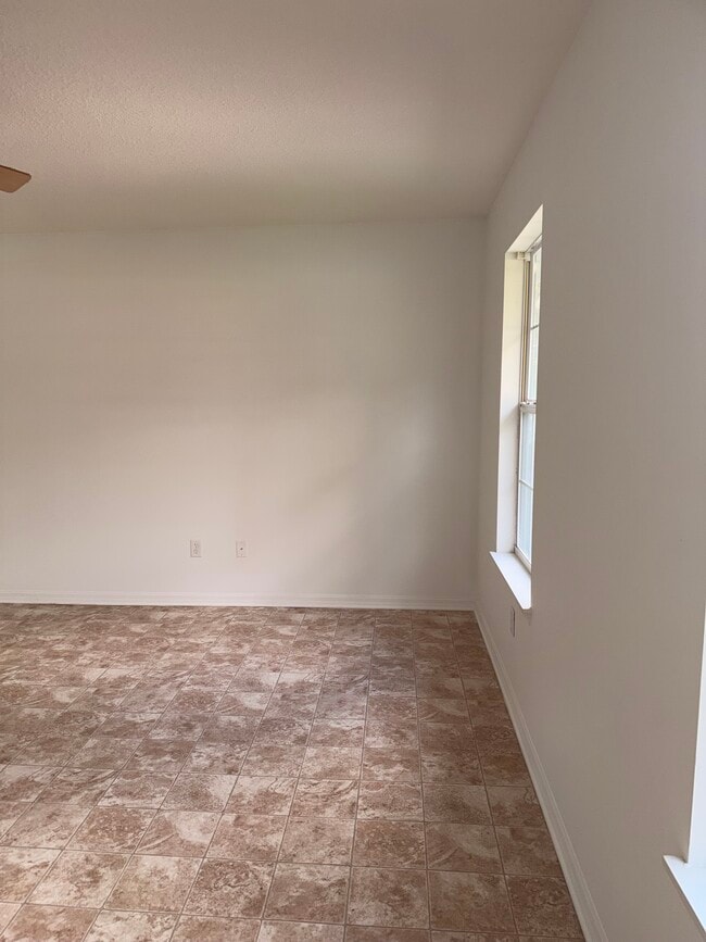 Building Photo - Bradford Duplex