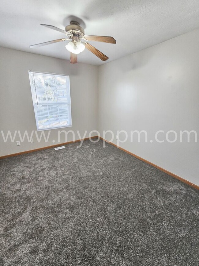 Building Photo - Gorgeous 3 Bedroom / 2 Bathroom Home | Chalco| $700 off Deposit!