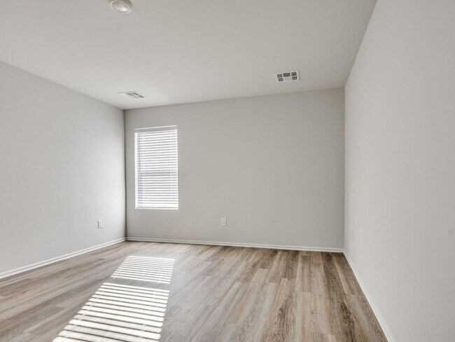 Building Photo - 10044 SW 40th St