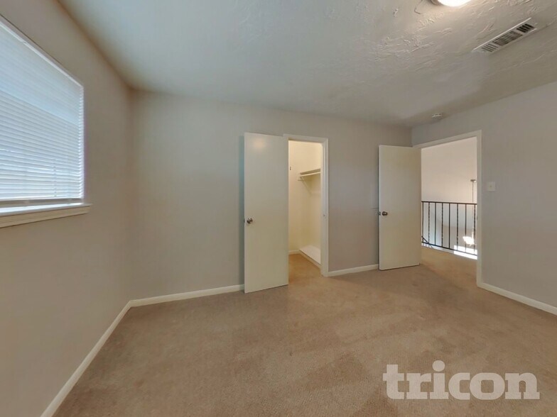 Building Photo - 12027 Arrowhead Glen Dr