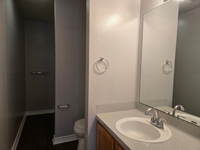 Building Photo - 2308 Axis Ct